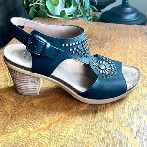 Dansko Deandra Sandals Black Nubuck Leather Studded Detail Slingback Size 39/8.5
